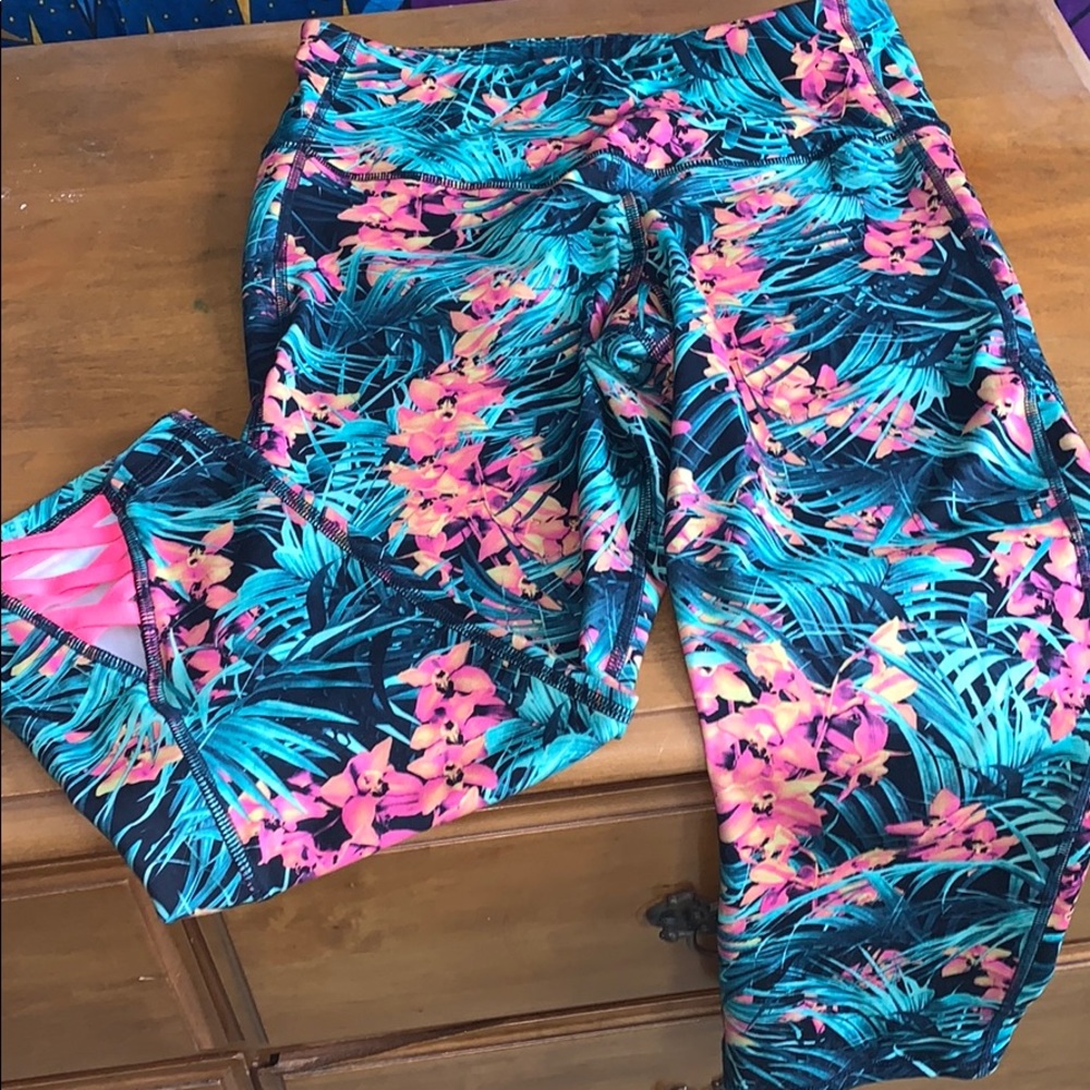 Old Navy- print cropped leggings